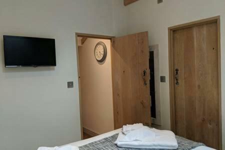 Skittles - Charming One Bedroom Apartment - Parking - Easy Access To Bath Бокс Экстерьер фото